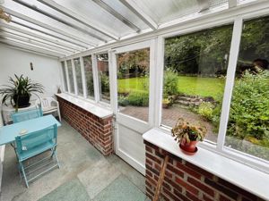 Sun room- click for photo gallery